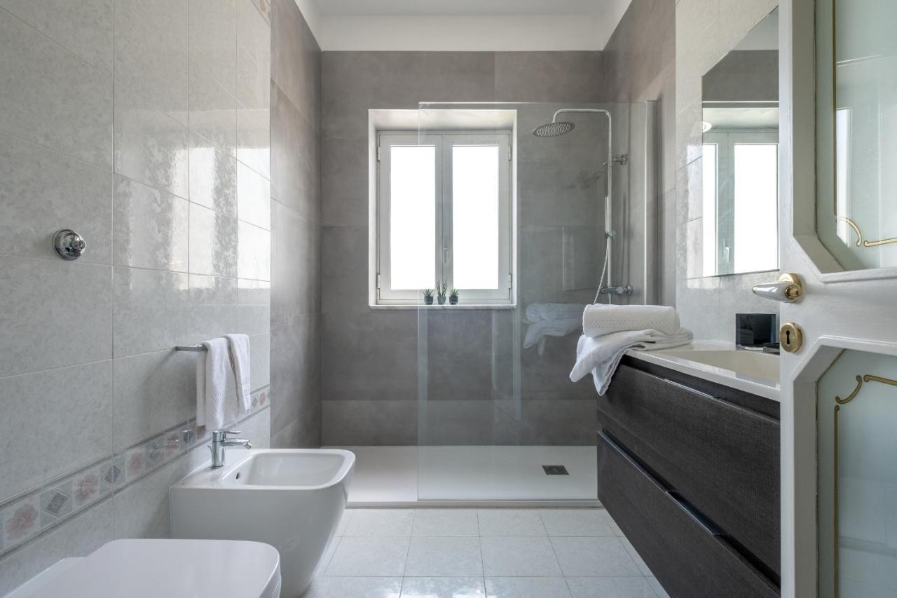 Sweet Life - Luxury Apartment-Suite-Rooms Bari Bagian luar foto